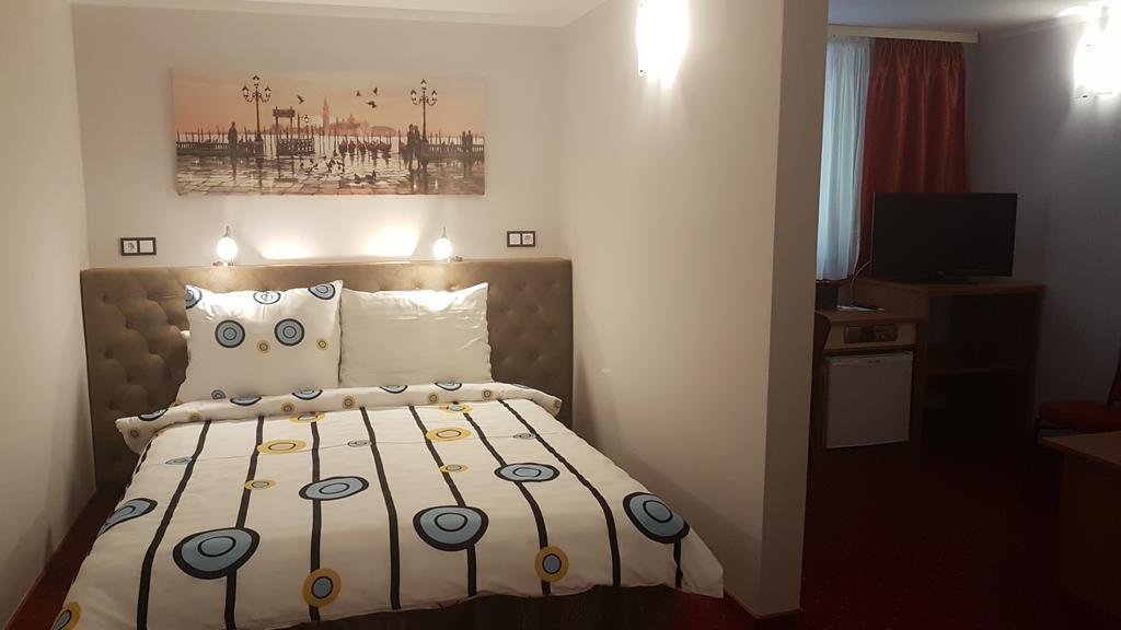 Hotel Wojto Zamość Buitenkant foto